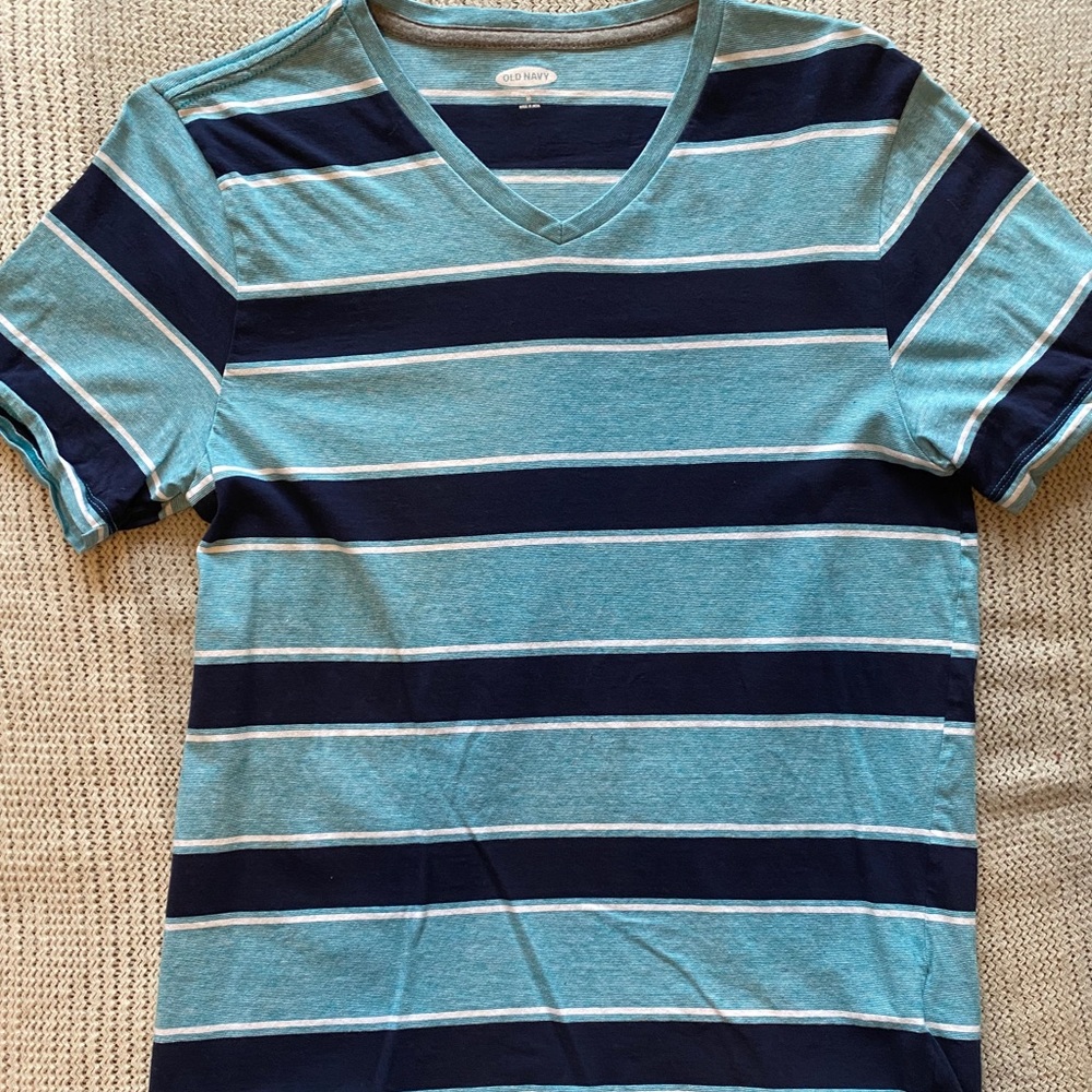 Striped Men’s Old Navy T-Shirt
